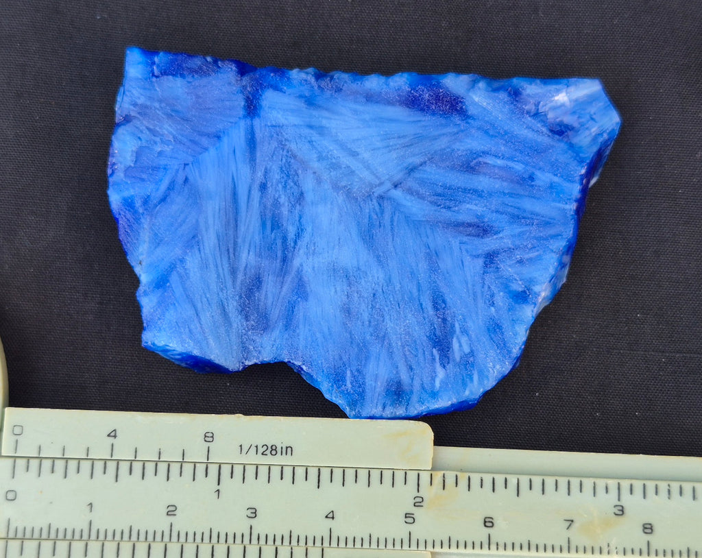 Blue chatoyant glass slab 42g - flat lay with ruler