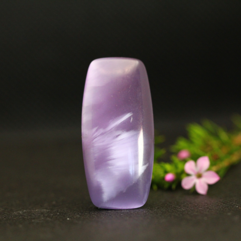 Starburst Stone Colour-Change Lilac Cabochon