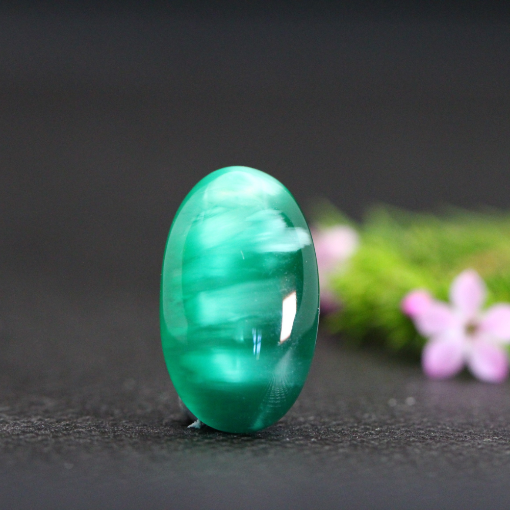 Starburst Stone Green Oval Cabochon